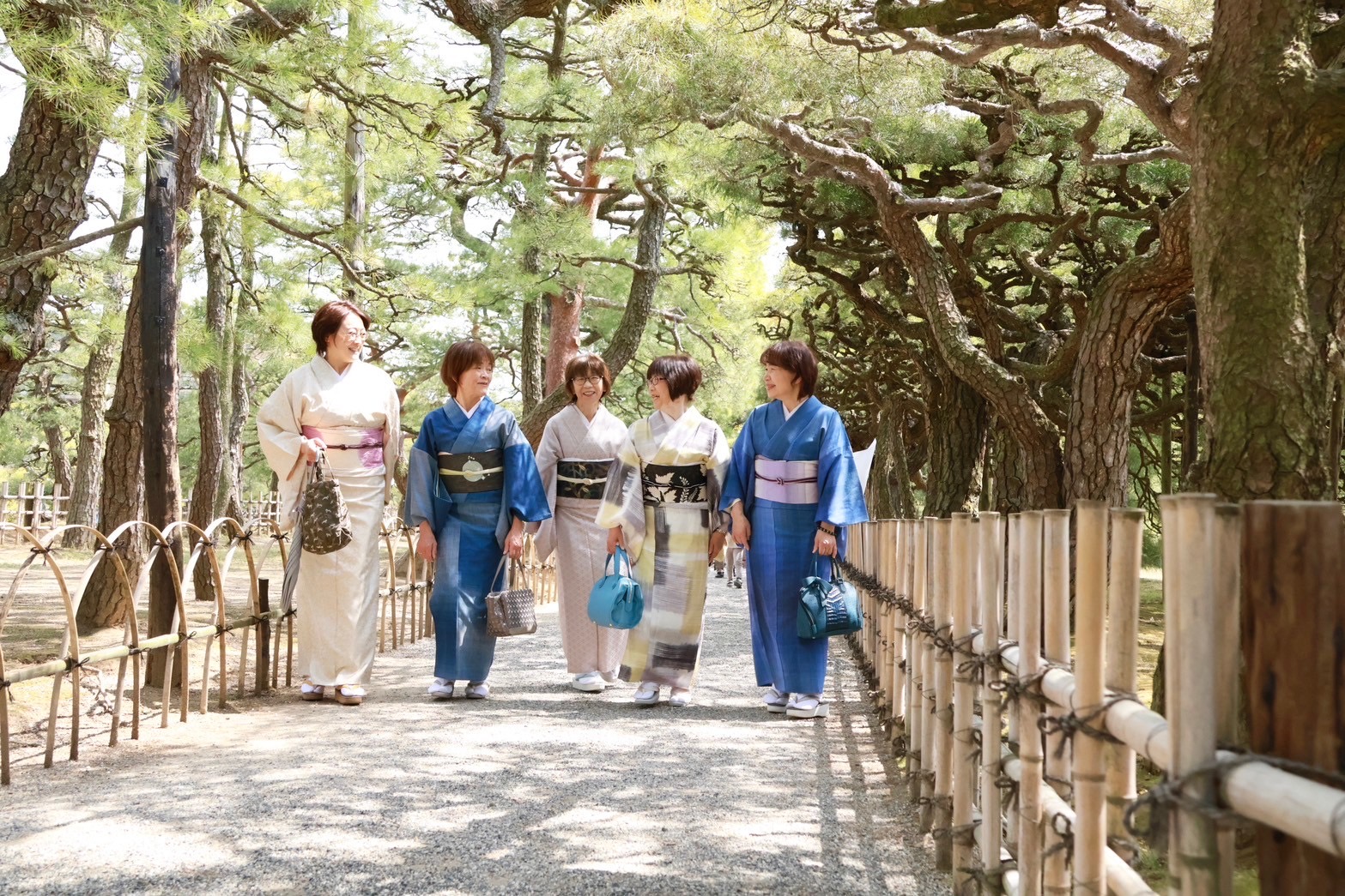 着物を着た女性